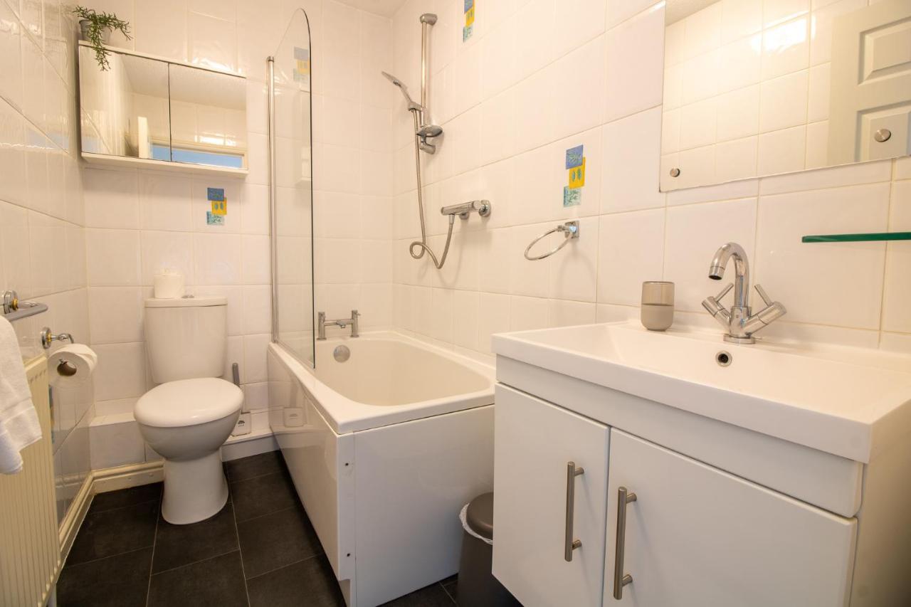 Laurels- 3-Beds, Parking, Short Walk To Beach 托基 外观 照片